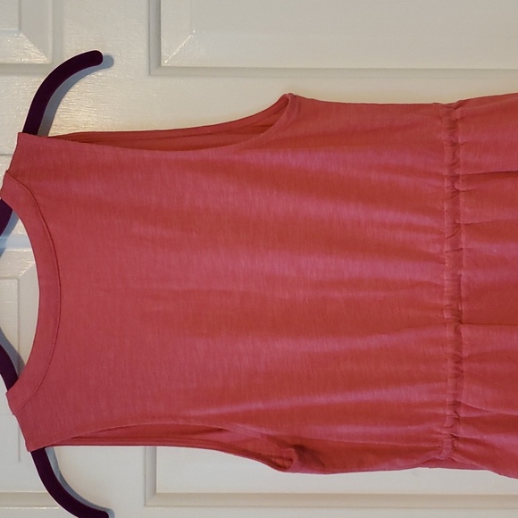 Peplum Style V-neck Tank Top - Picture 10 of 10